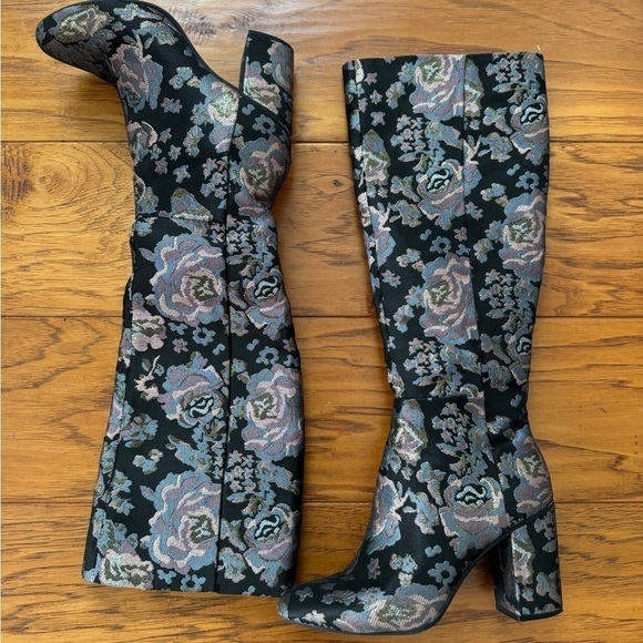 KENNETH COLE Reaction Time To Step Block Heel Floral Tapestry Boots- Size 6 - Picture 11 of 12